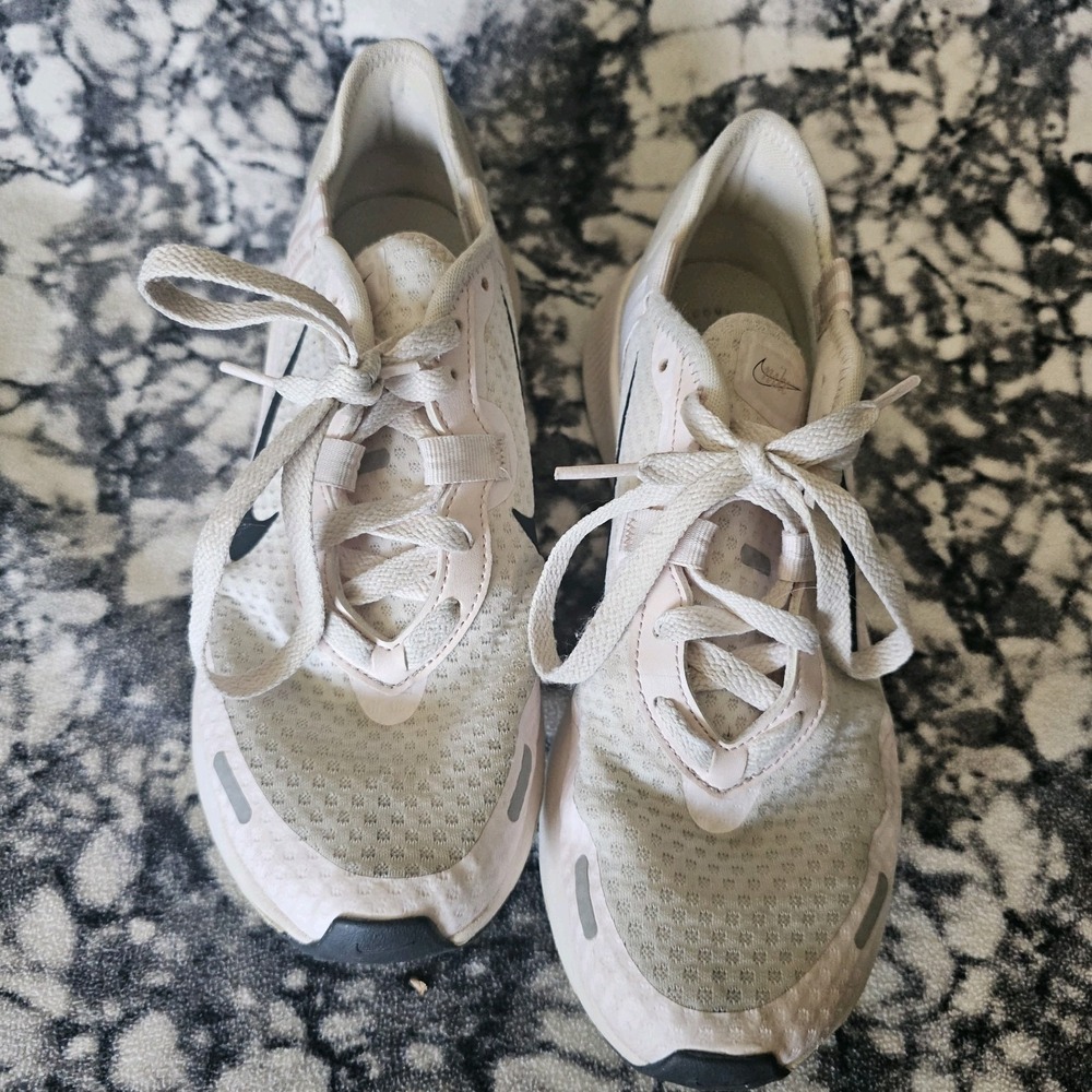 Nike Reposto Sneakers White/Pink Womens‎ Size 9 Running Shoes CZ5630-602